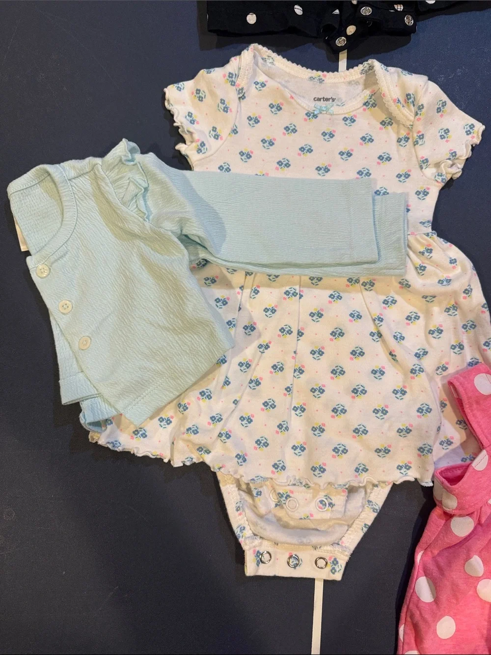 Carter’s Bundle of 6 month girls clothes